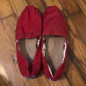 Toms In Red